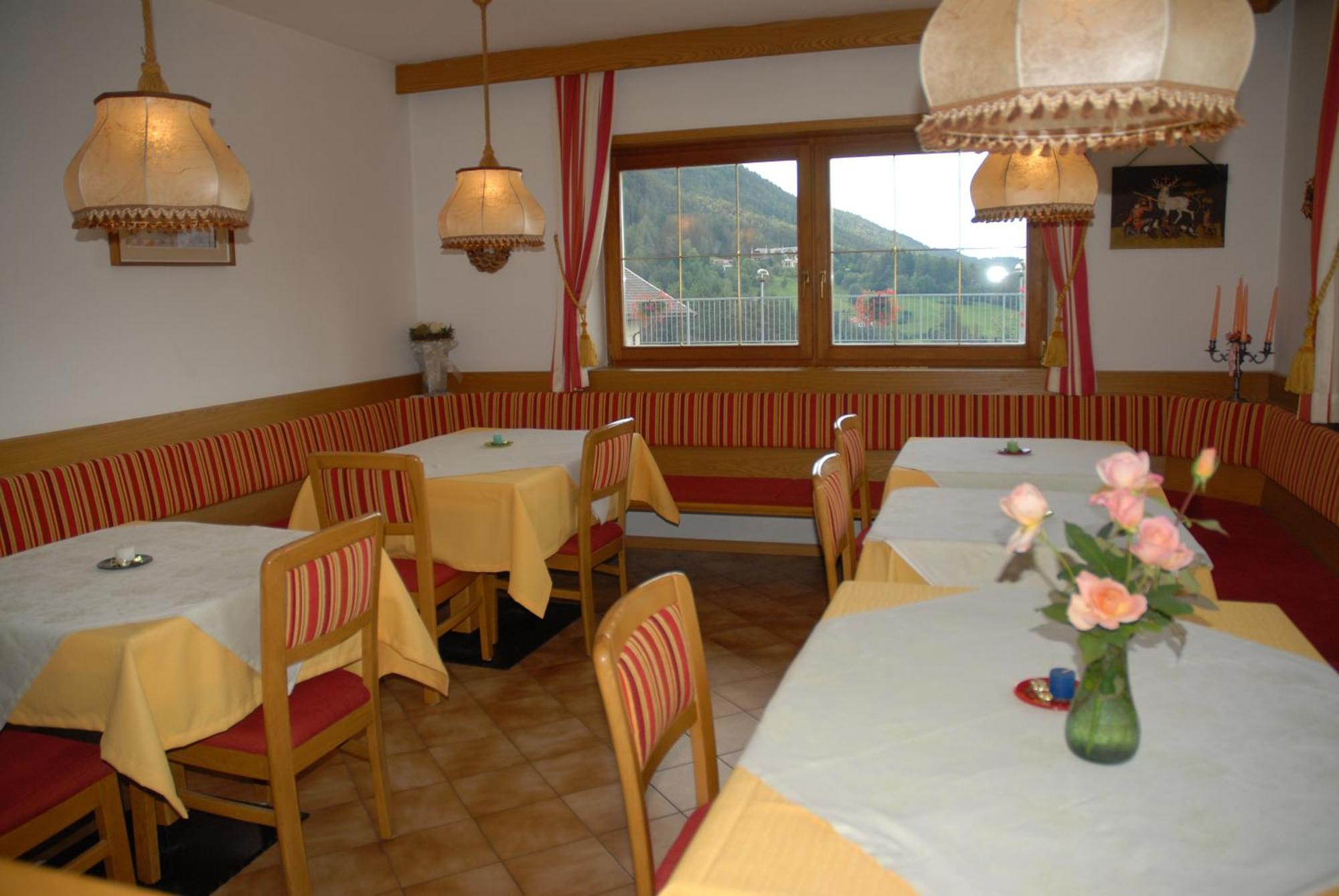 Garni Alpin Hotel Сиуси Екстериор снимка