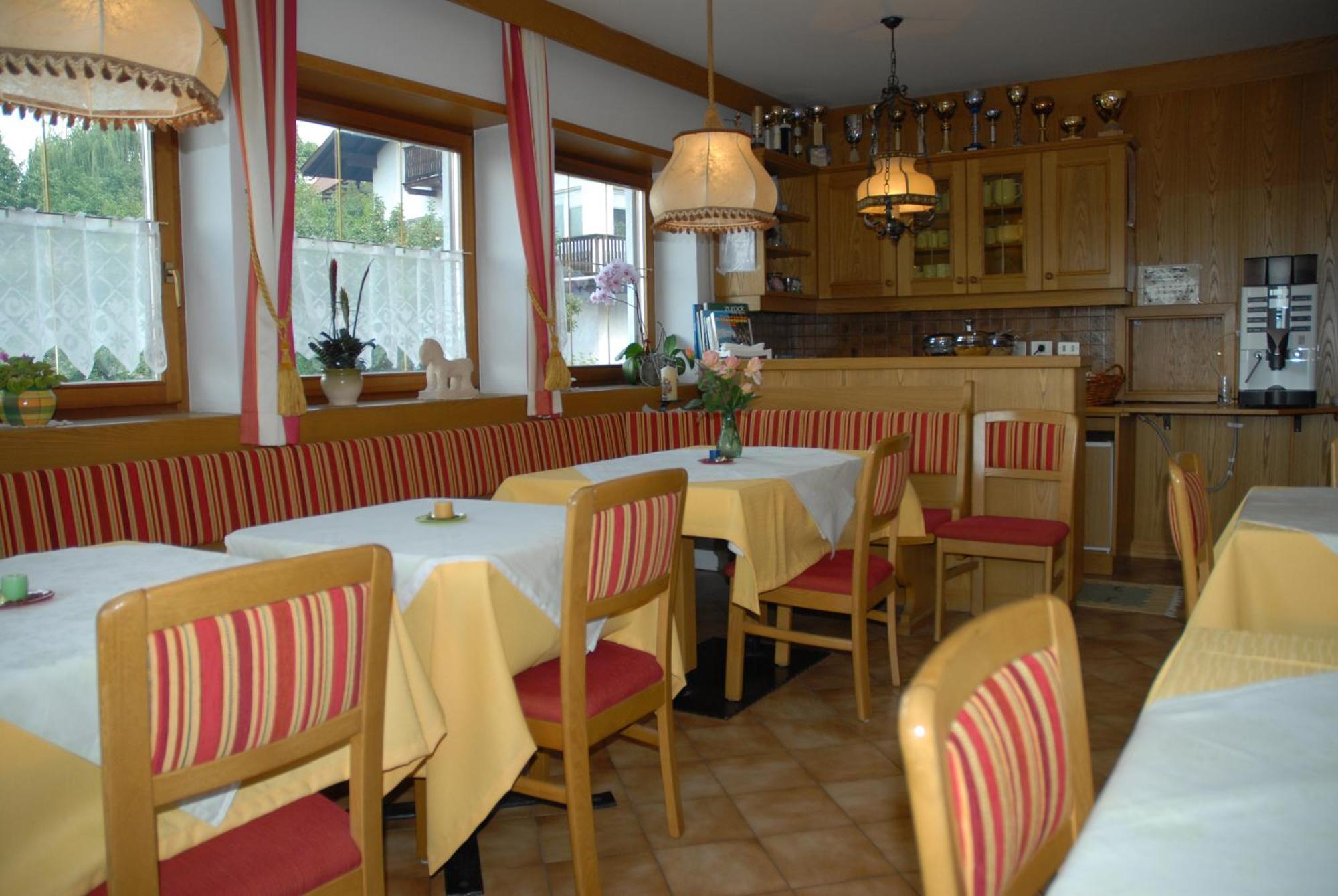 Garni Alpin Hotel Сиуси Екстериор снимка