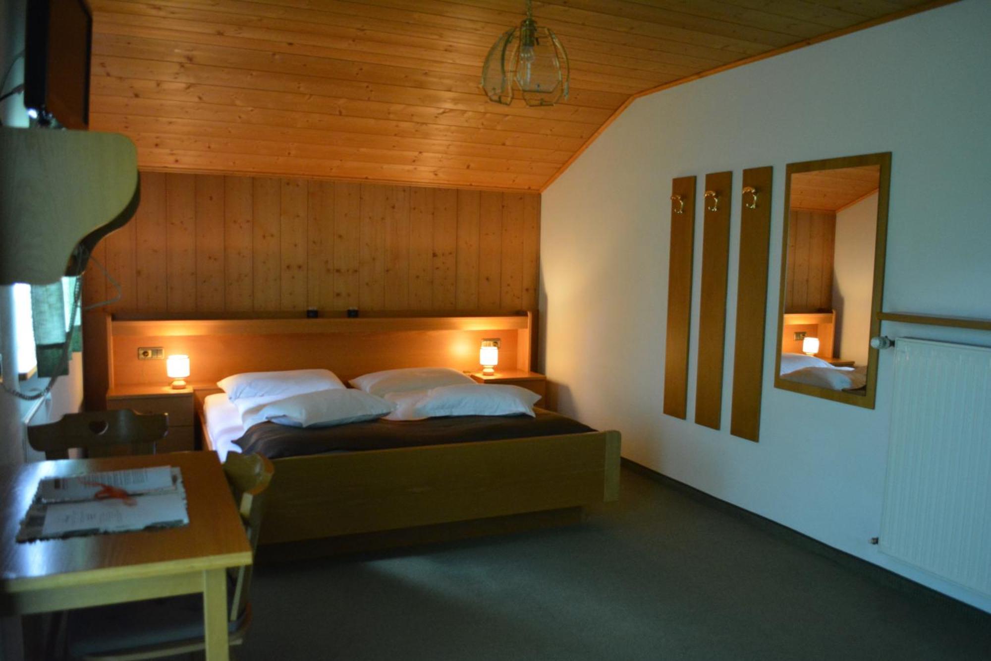 Garni Alpin Hotel Сиуси Екстериор снимка