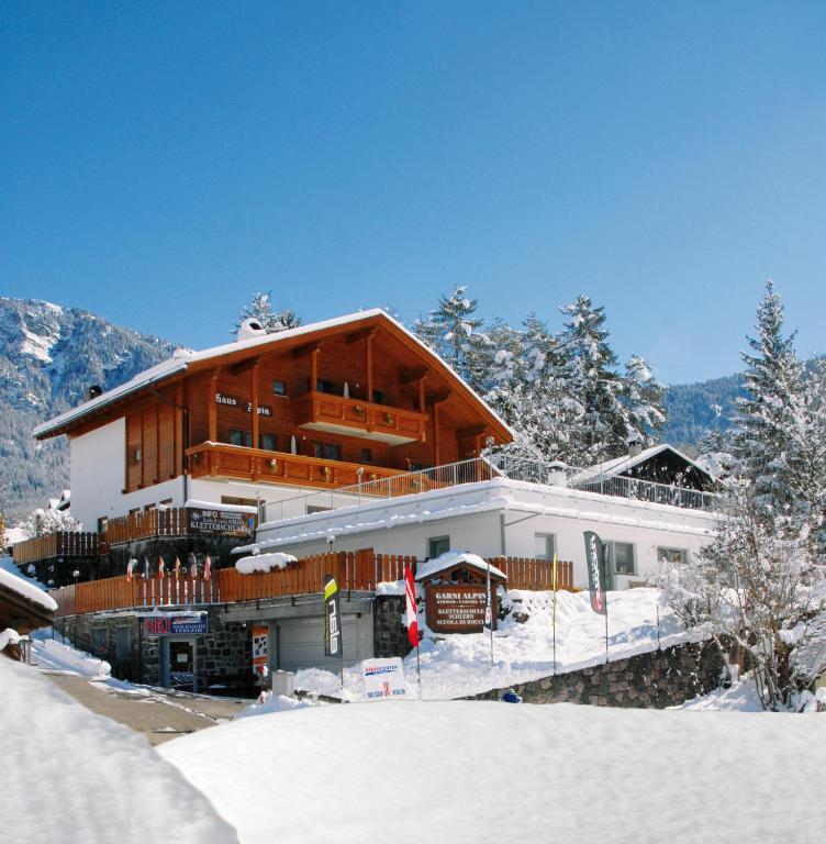 Garni Alpin Hotel Сиуси Екстериор снимка