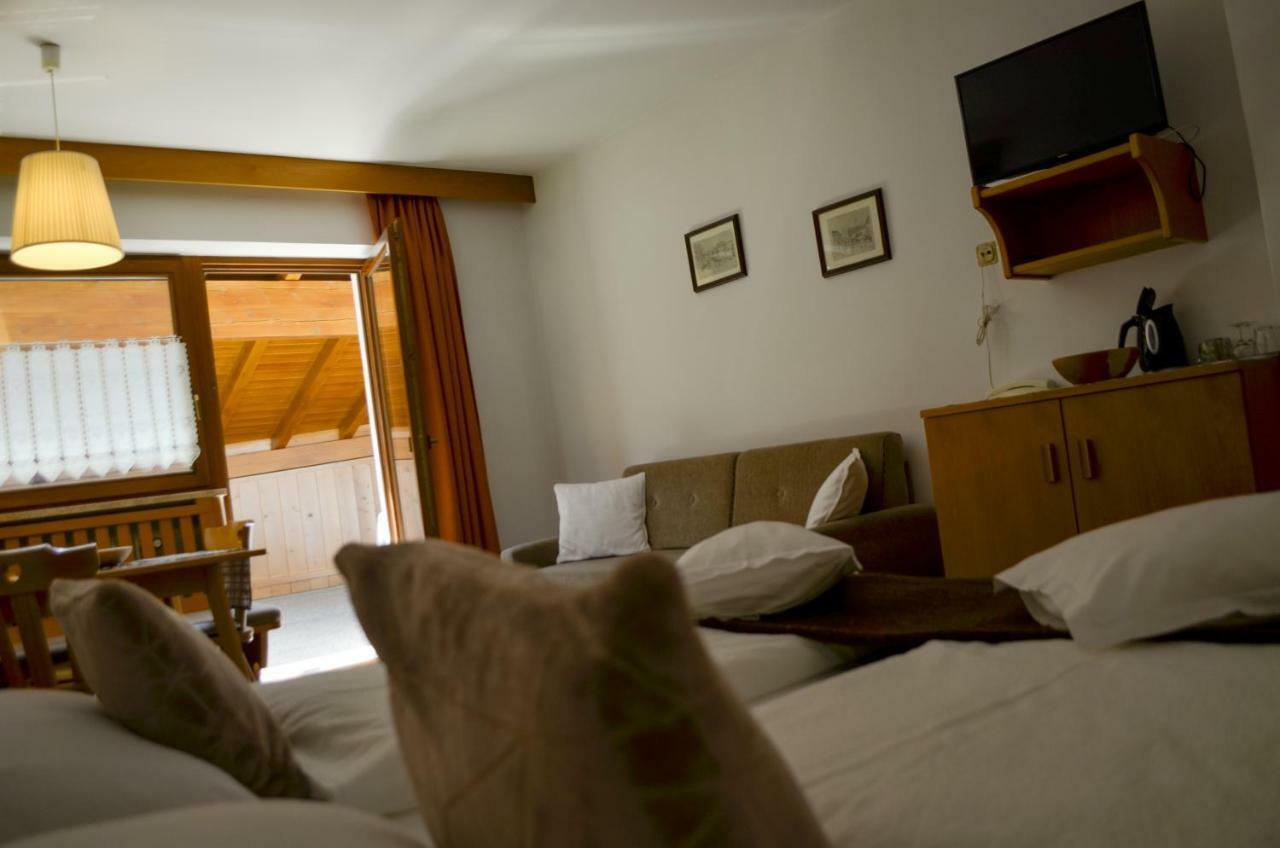 Garni Alpin Hotel Сиуси Екстериор снимка