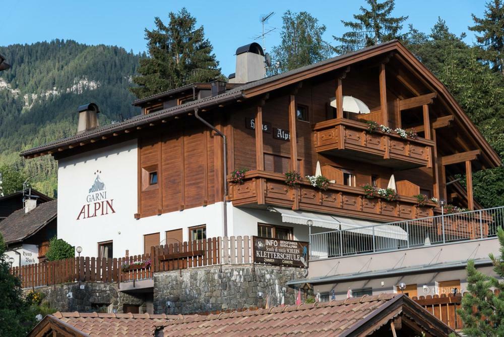 Garni Alpin Hotel Сиуси Екстериор снимка